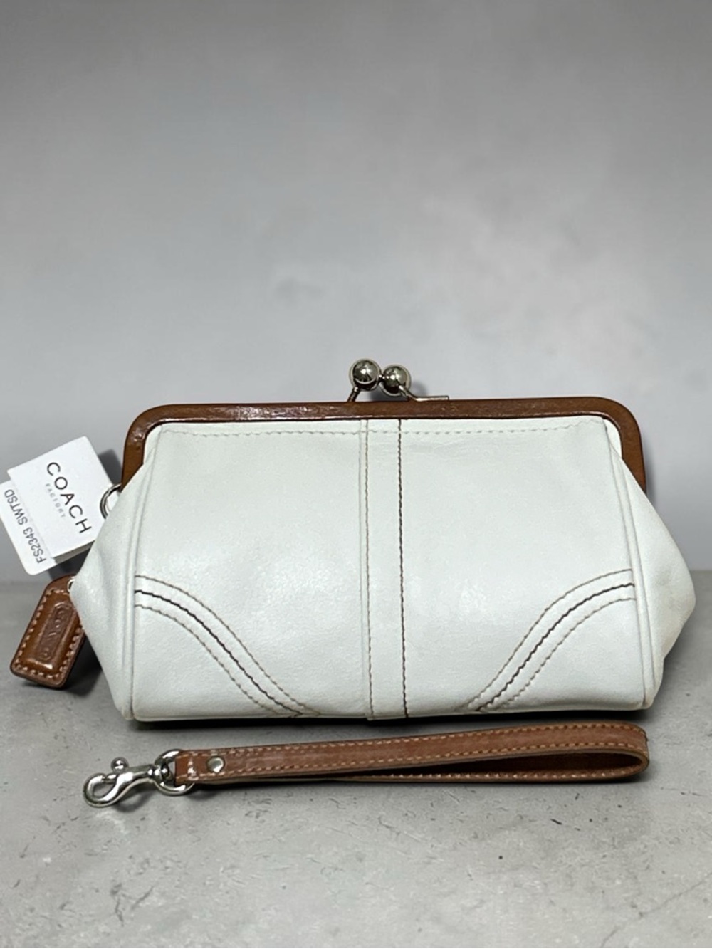 COACH Vintage Soho Kisslock Framed Wristlet